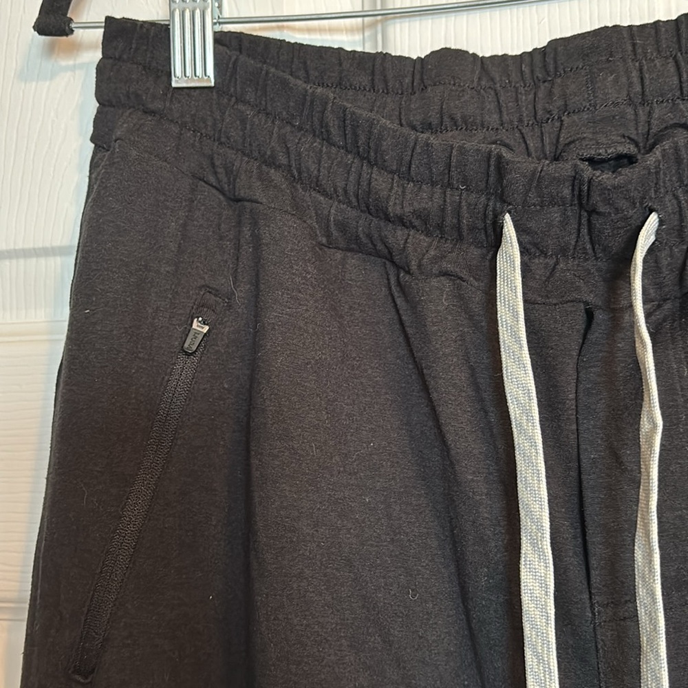 Vuori Black Sweatpants with White Drawstring - Picture 5 of 9